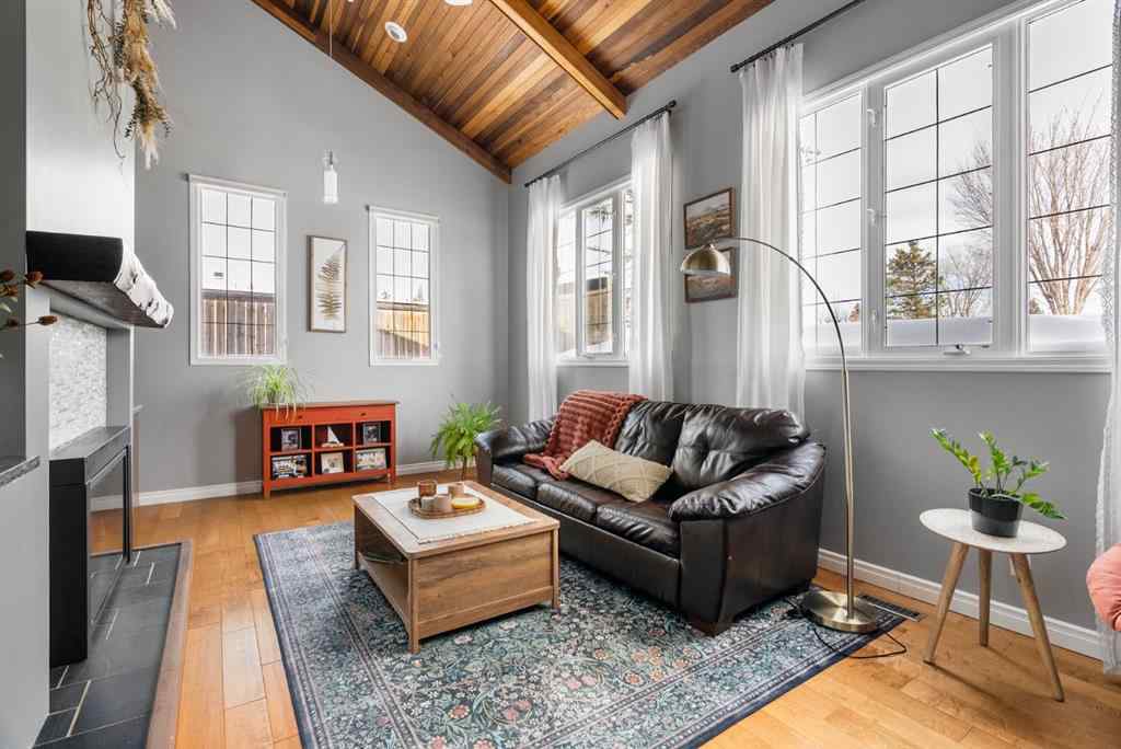 MLS® A2256872 - 105 Whiteoak Garden  in Thickwood Fort McMurray, Residential