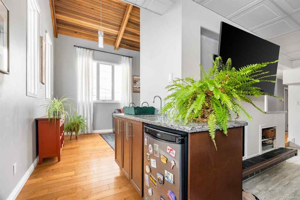 MLS® A2256872 - 105 Whiteoak Garden  in Thickwood Fort McMurray, Residential
