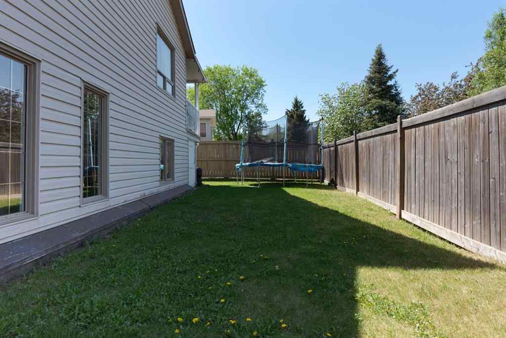 MLS® A2256872 - 105 Whiteoak Garden  in Thickwood Fort McMurray, Residential