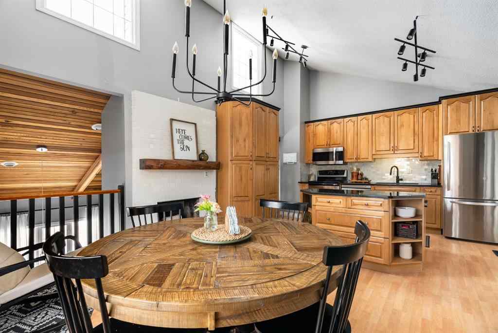 MLS® A2256872 - 105 Whiteoak Garden  in Thickwood Fort McMurray, Residential