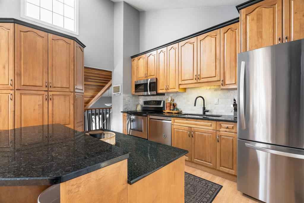 MLS® A2256872 - 105 Whiteoak Garden  in Thickwood Fort McMurray, Residential