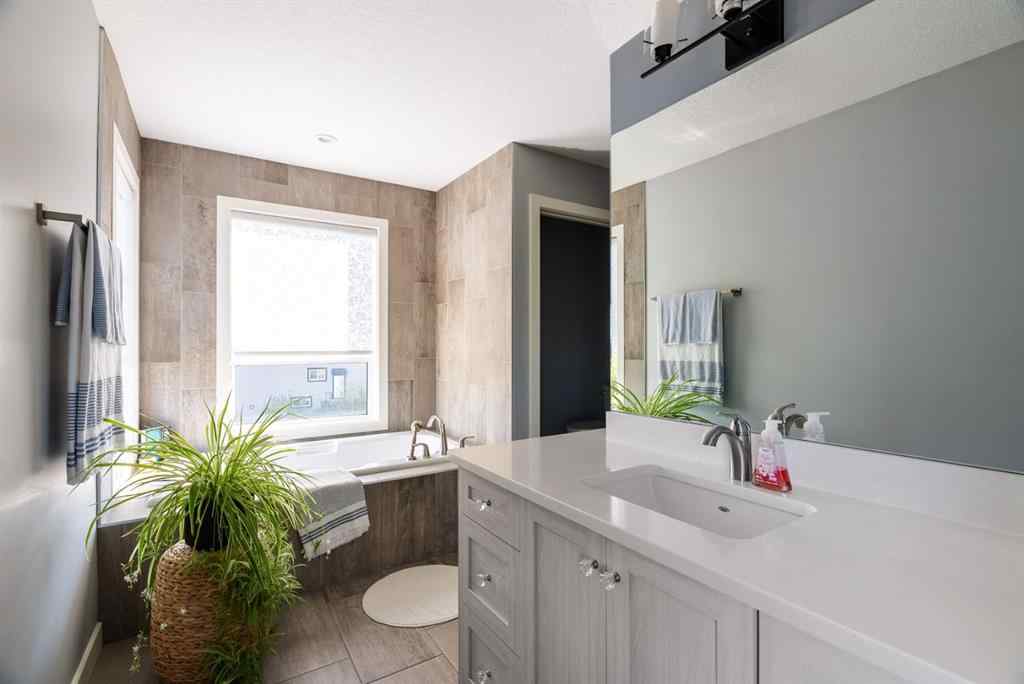 MLS® A2256873 - 241 Diamondstone Ridge  in Stonecreek Fort McMurray, Residential