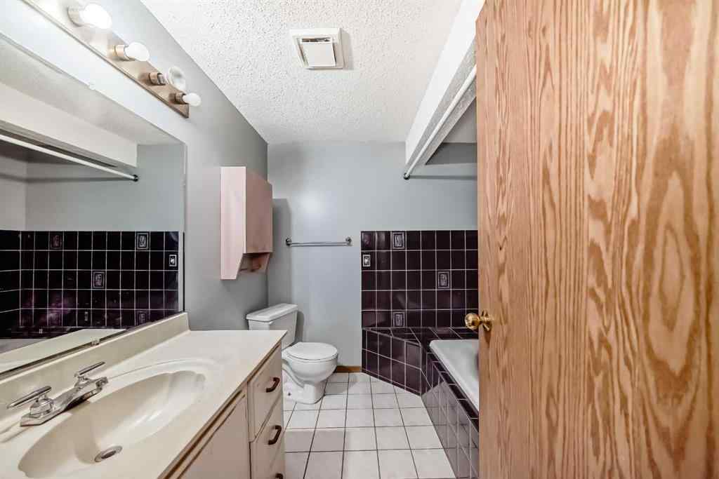 MLS® A2256874 - 11 Martinwood Road NE in Martindale Calgary, Residential