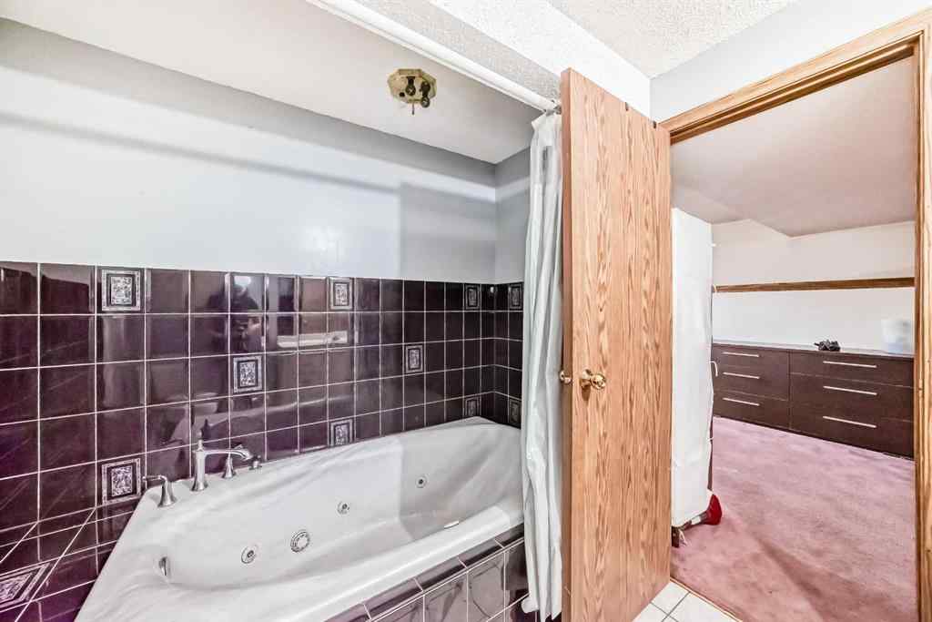 MLS® A2256874 - 11 Martinwood Road NE in Martindale Calgary, Residential