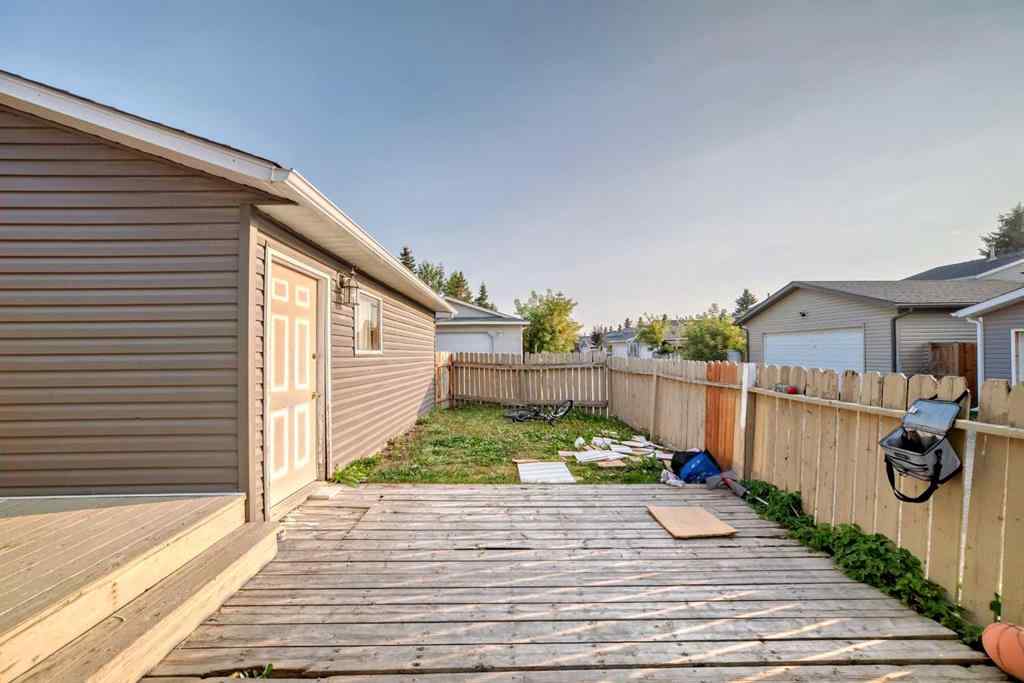 MLS® A2256874 - 11 Martinwood Road NE in Martindale Calgary, Residential