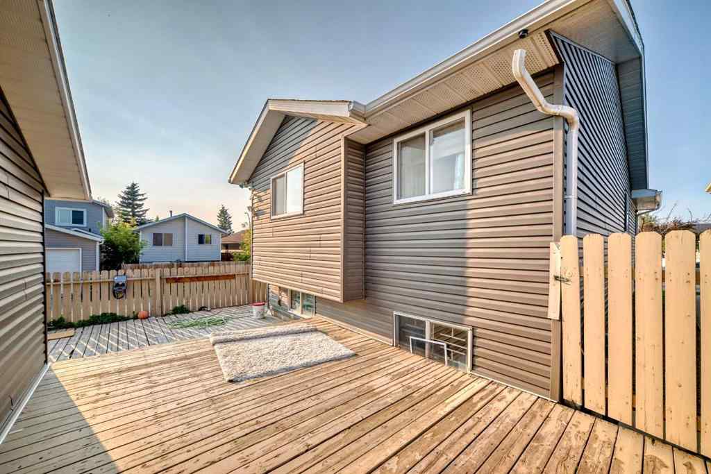 MLS® A2256874 - 11 Martinwood Road NE in Martindale Calgary, Residential