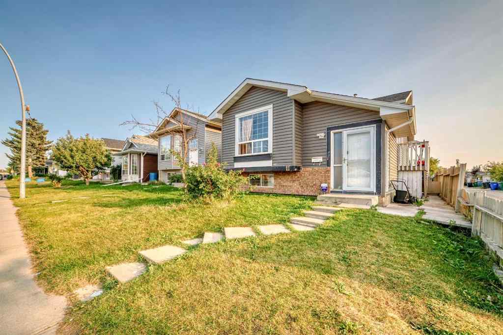 MLS® A2256874 - 11 Martinwood Road NE in Martindale Calgary, Residential