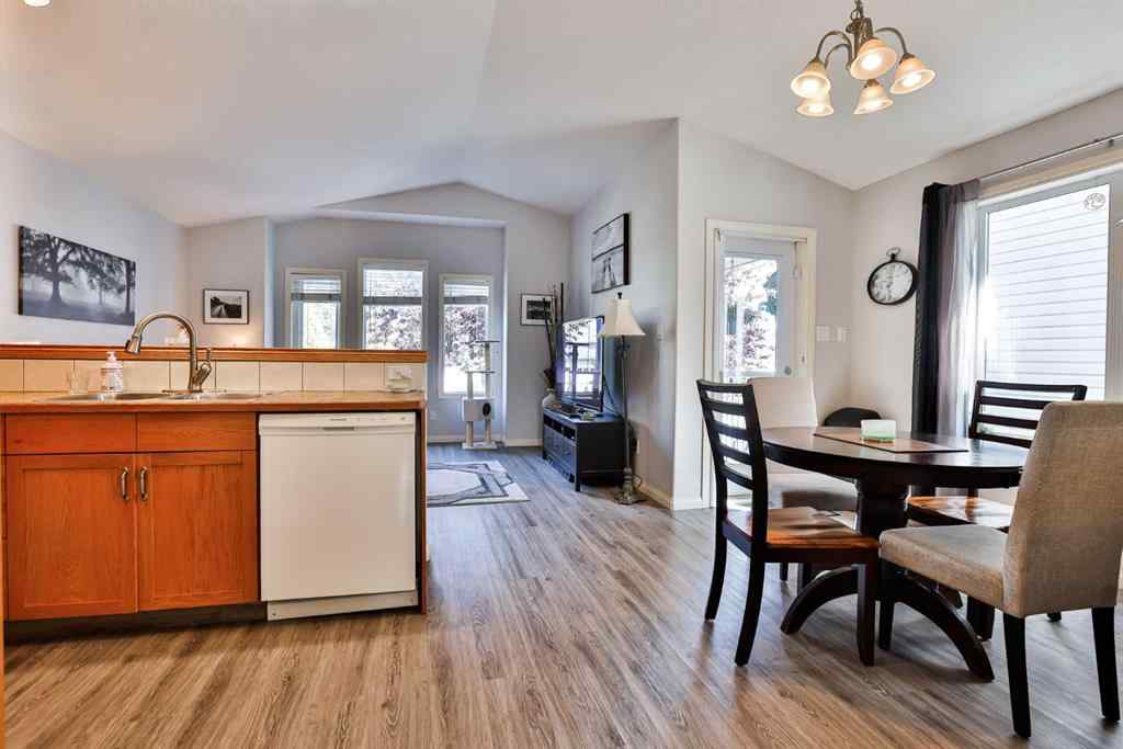 MLS® A2256875 - 377 Lynx Crescent N in Uplands Lethbridge, Residential