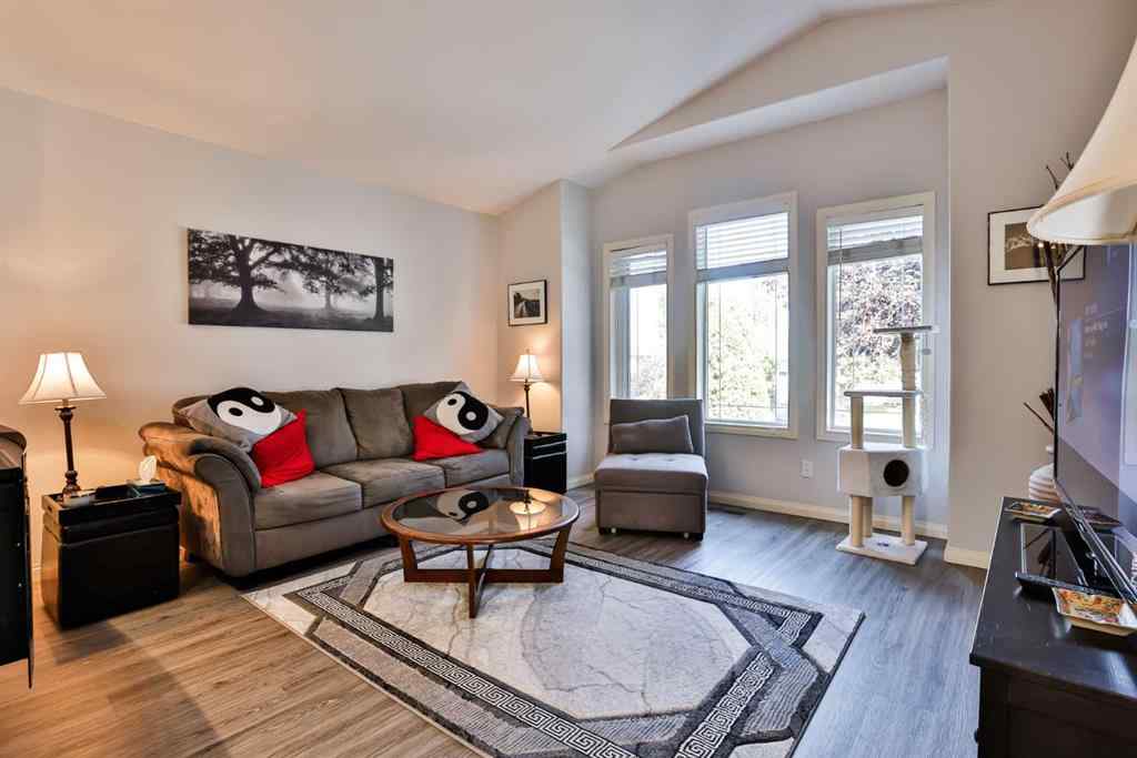 MLS® A2256875 - 377 Lynx Crescent N in Uplands Lethbridge, Residential