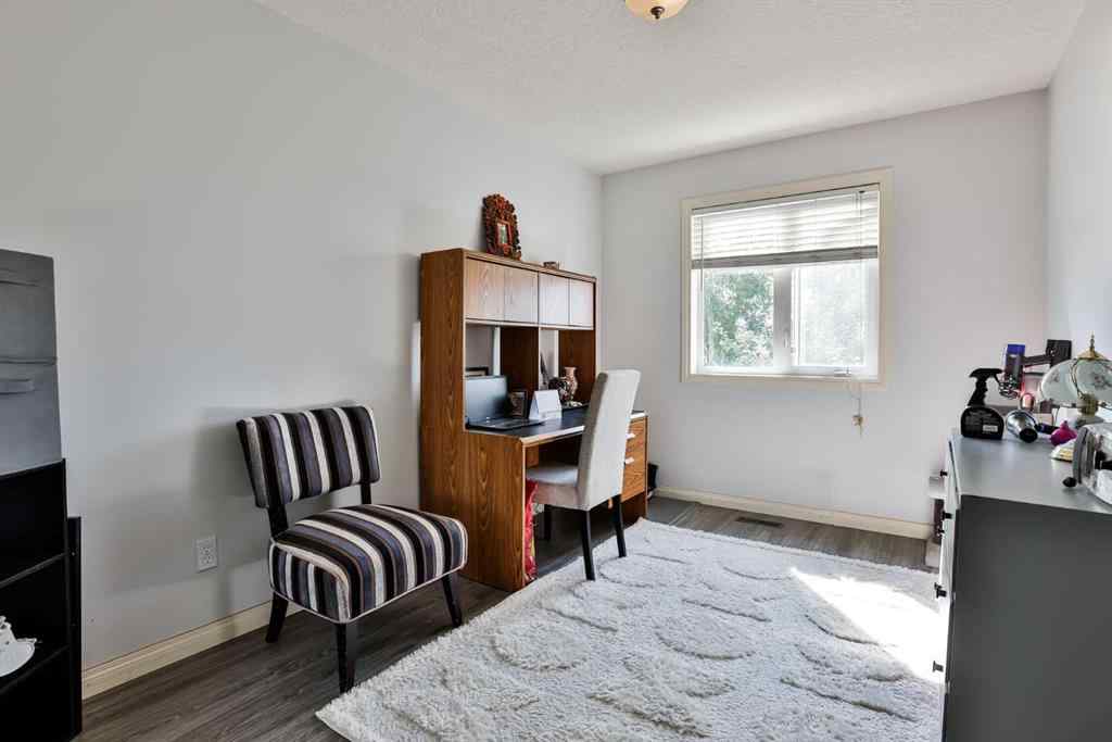 MLS® A2256875 - 377 Lynx Crescent N in Uplands Lethbridge, Residential