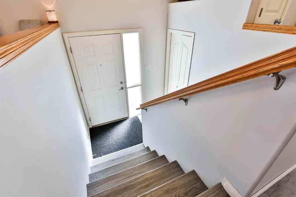 MLS® A2256875 - 377 Lynx Crescent N in Uplands Lethbridge, Residential