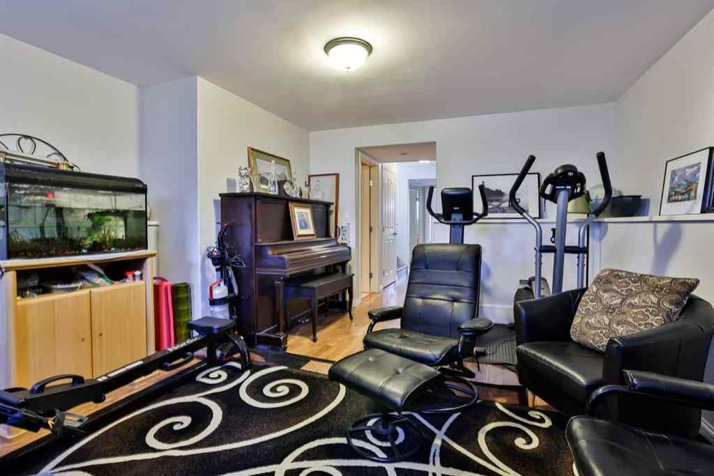 MLS® A2256875 - 377 Lynx Crescent N in Uplands Lethbridge, Residential