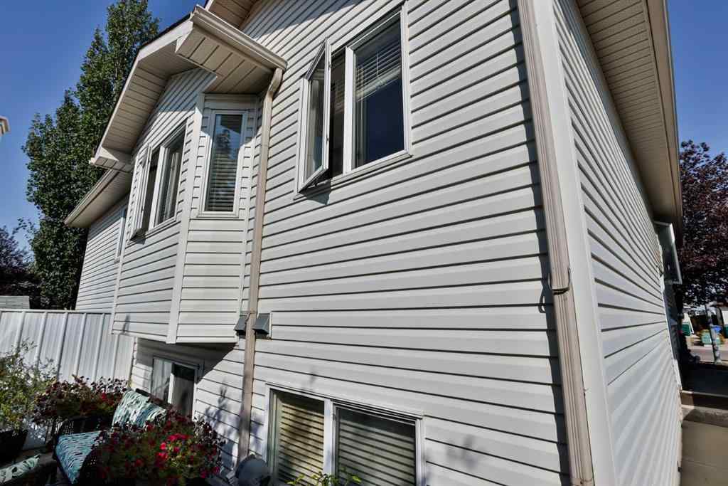 MLS® A2256875 - 377 Lynx Crescent N in Uplands Lethbridge, Residential