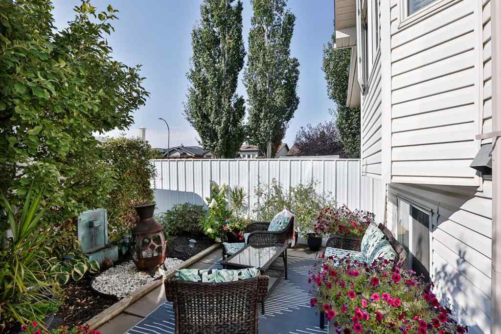 MLS® A2256875 - 377 Lynx Crescent N in Uplands Lethbridge, Residential