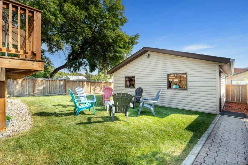 MLS® A2256876 - 1205 Meadowbrook Drive SE in Meadowbrook Airdrie, Residential