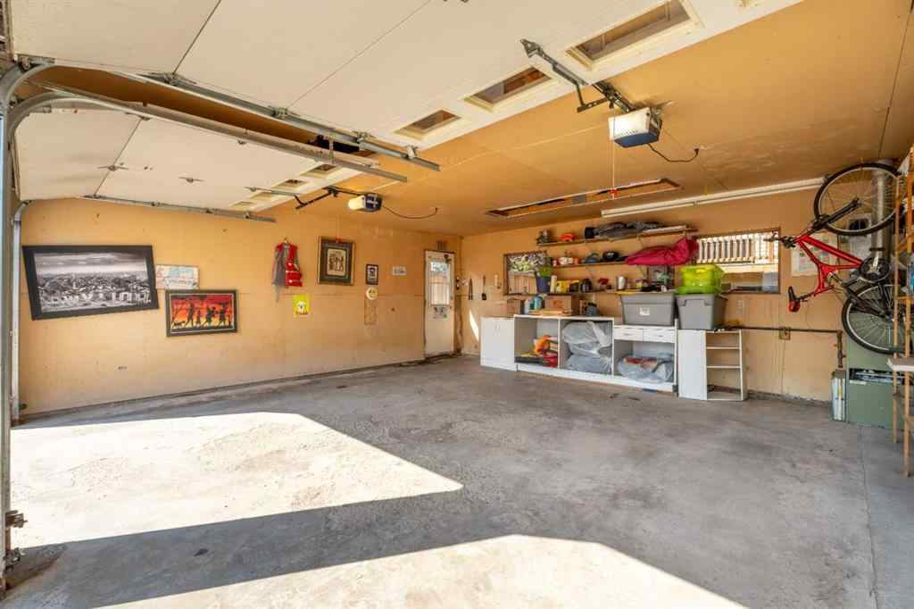 MLS® A2256876 - 1205 Meadowbrook Drive SE in Meadowbrook Airdrie, Residential