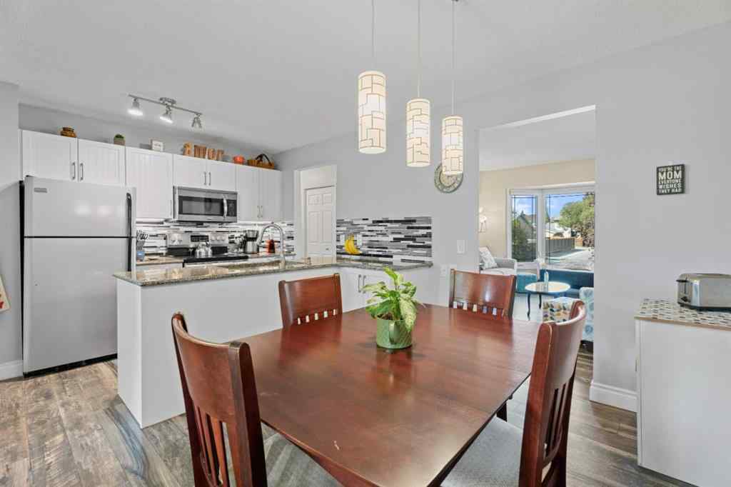 MLS® A2256876 - 1205 Meadowbrook Drive SE in Meadowbrook Airdrie, Residential