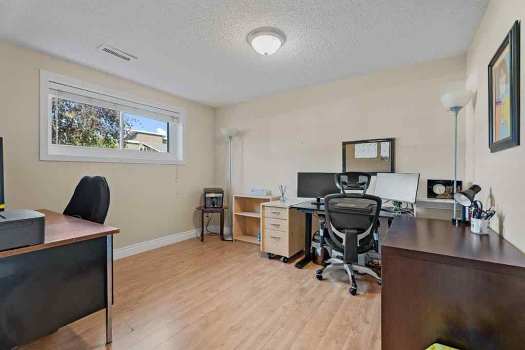 MLS® A2256876 - 1205 Meadowbrook Drive SE in Meadowbrook Airdrie, Residential