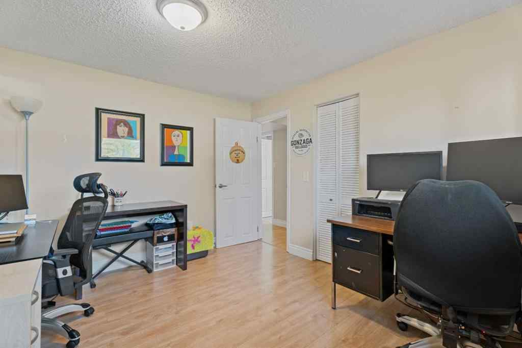 MLS® A2256876 - 1205 Meadowbrook Drive SE in Meadowbrook Airdrie, Residential