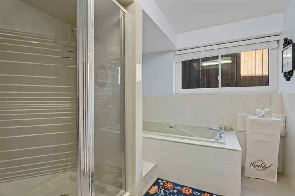 MLS® A2256876 - 1205 Meadowbrook Drive SE in Meadowbrook Airdrie, Residential