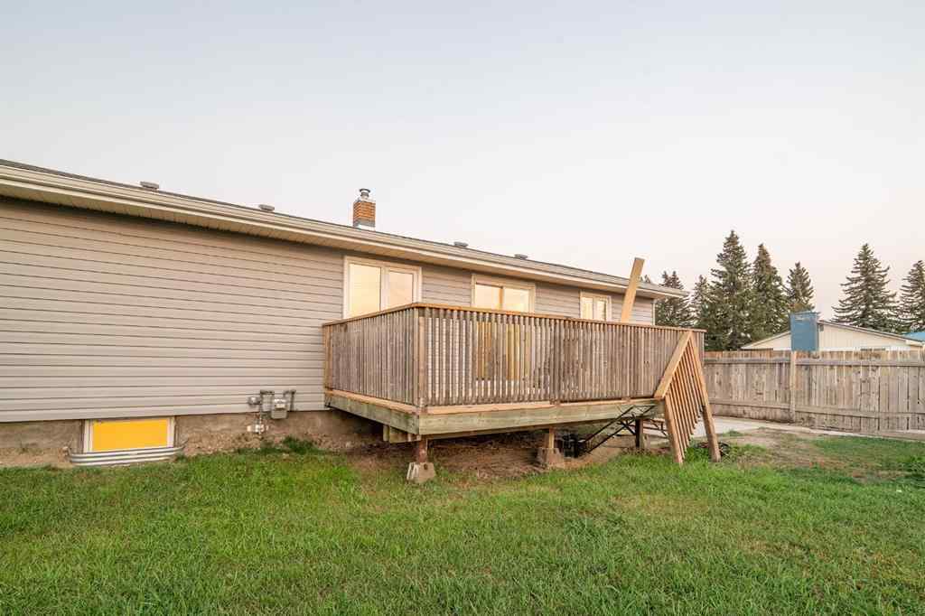 MLS® A2256881 - 5402 59 Street  in Lucas Heights Ponoka, Residential