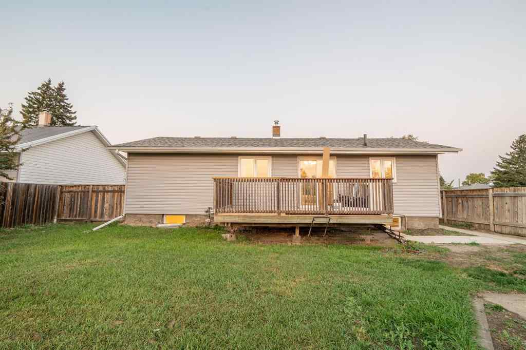 MLS® A2256881 - 5402 59 Street  in Lucas Heights Ponoka, Residential