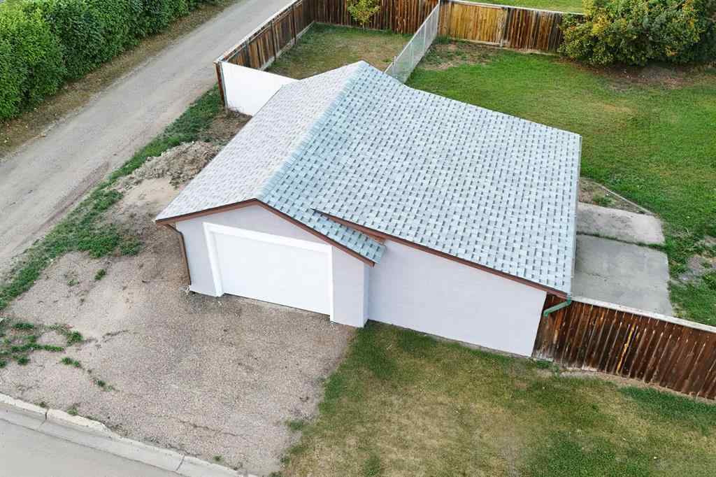 MLS® A2256881 - 5402 59 Street  in Lucas Heights Ponoka, Residential