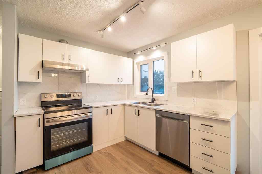 MLS® A2256881 - 5402 59 Street  in Lucas Heights Ponoka, Residential