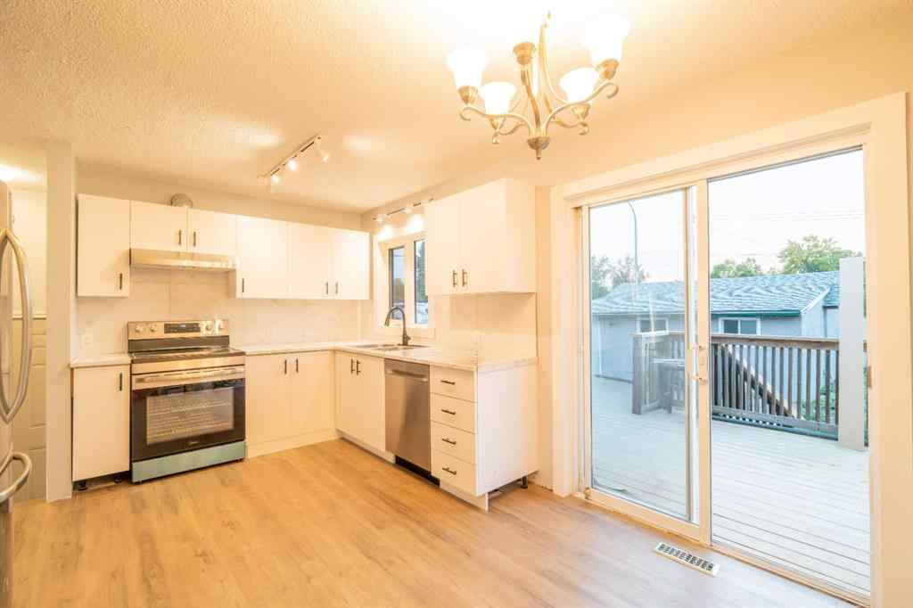 MLS® A2256881 - 5402 59 Street  in Lucas Heights Ponoka, Residential