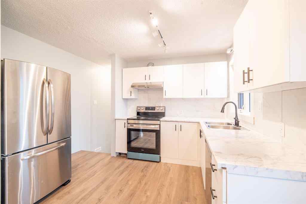 MLS® A2256881 - 5402 59 Street  in Lucas Heights Ponoka, Residential