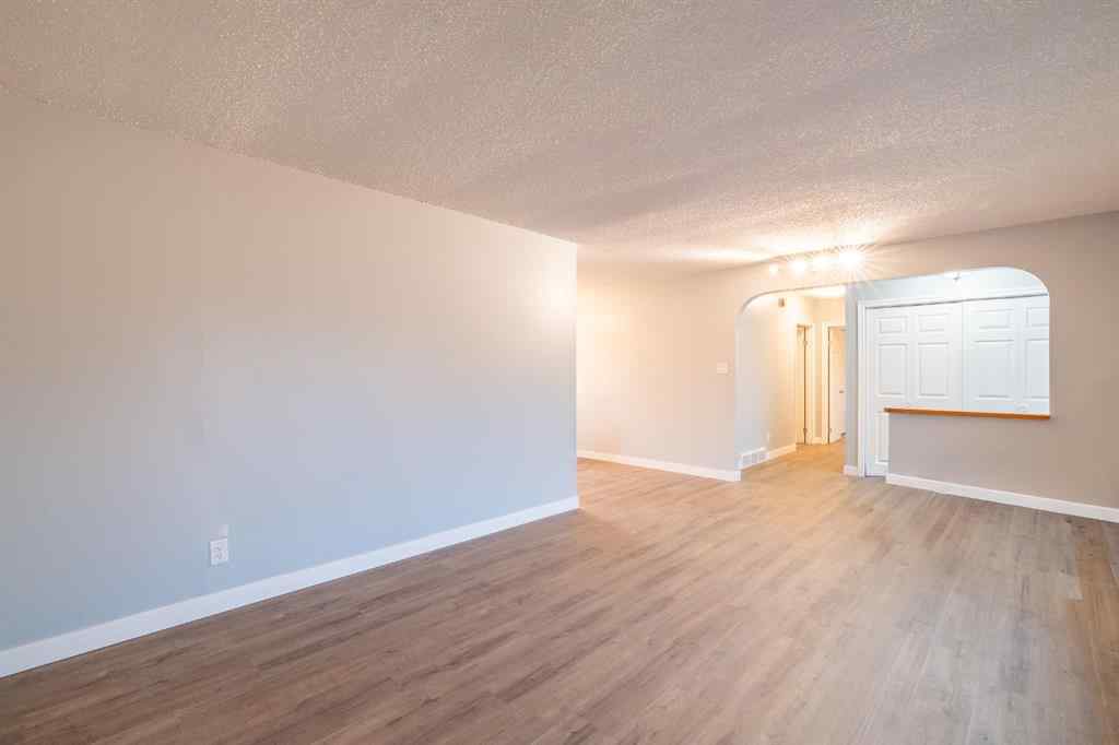 MLS® A2256881 - 5402 59 Street  in Lucas Heights Ponoka, Residential