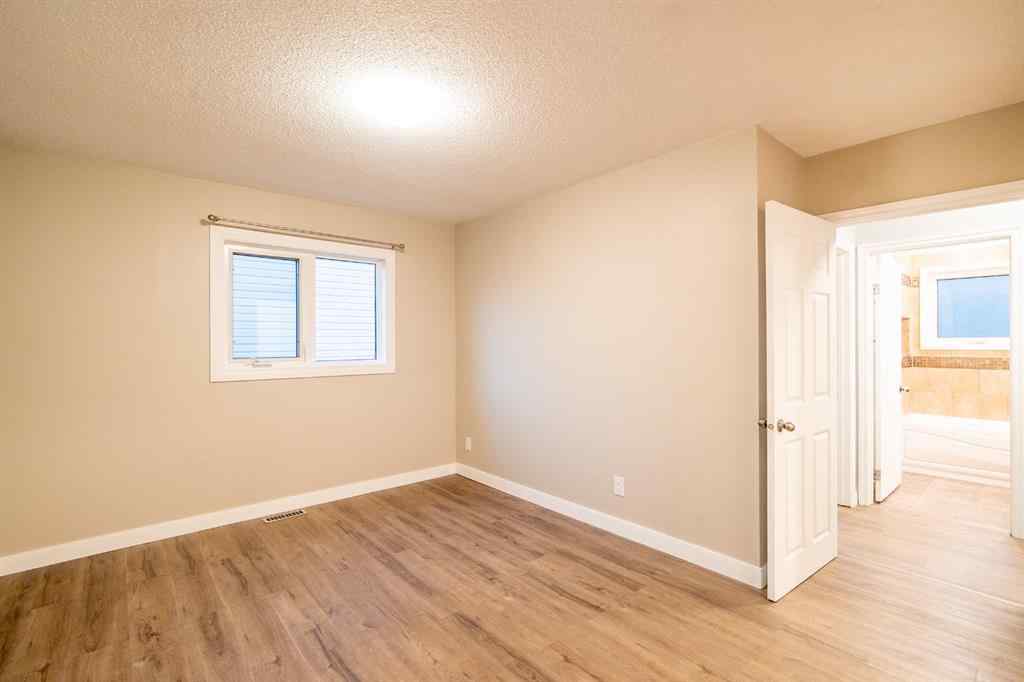 MLS® A2256881 - 5402 59 Street  in Lucas Heights Ponoka, Residential