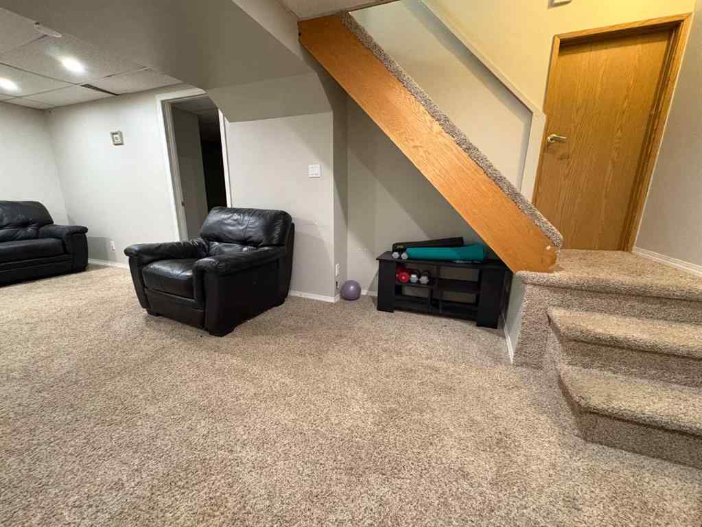 MLS® A2256882 - 5821 44 Avenue  in Waskasoo Red Deer, Residential