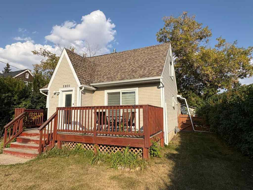 MLS® A2256882 - 5821 44 Avenue  in Waskasoo Red Deer, Residential