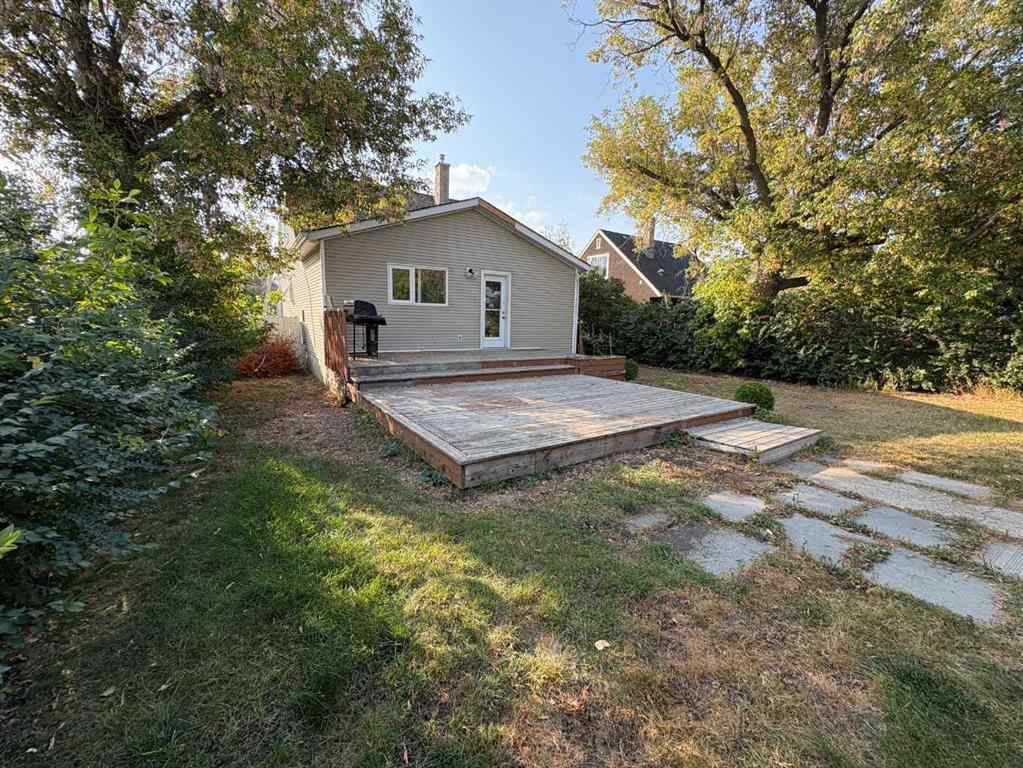MLS® A2256882 - 5821 44 Avenue  in Waskasoo Red Deer, Residential