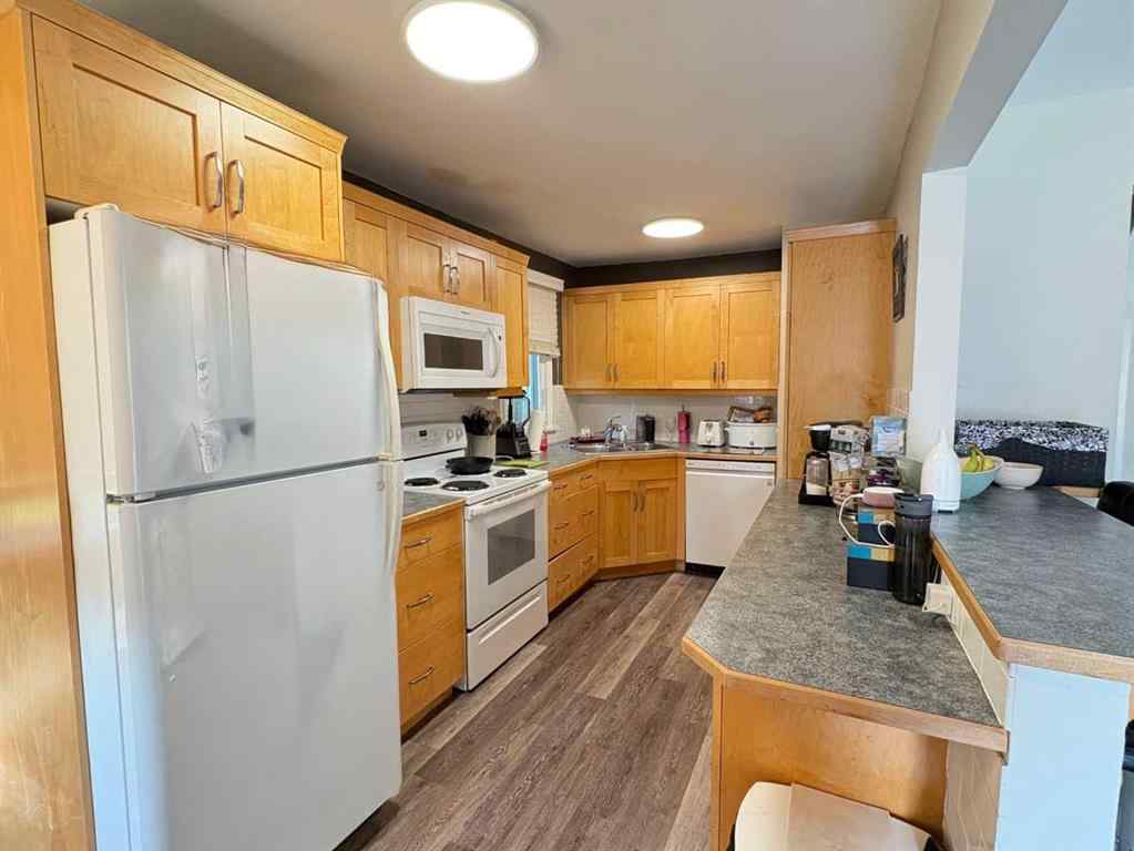 MLS® A2256882 - 5821 44 Avenue  in Waskasoo Red Deer, Residential