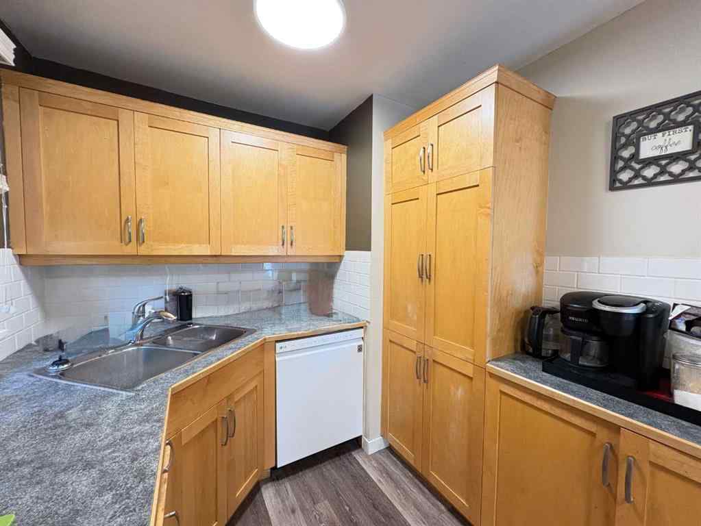 MLS® A2256882 - 5821 44 Avenue  in Waskasoo Red Deer, Residential