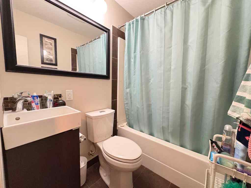 MLS® A2256882 - 5821 44 Avenue  in Waskasoo Red Deer, Residential