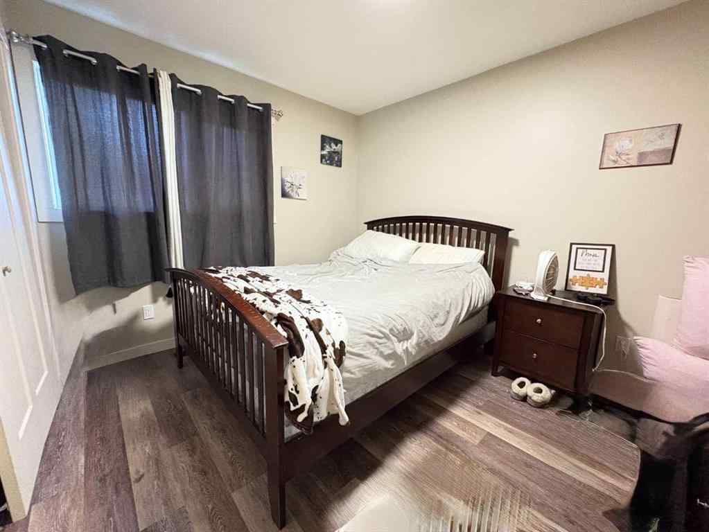MLS® A2256882 - 5821 44 Avenue  in Waskasoo Red Deer, Residential
