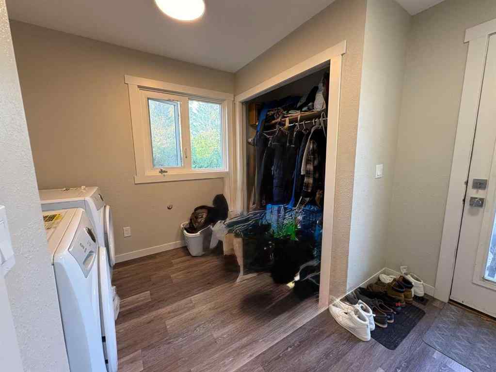 MLS® A2256882 - 5821 44 Avenue  in Waskasoo Red Deer, Residential