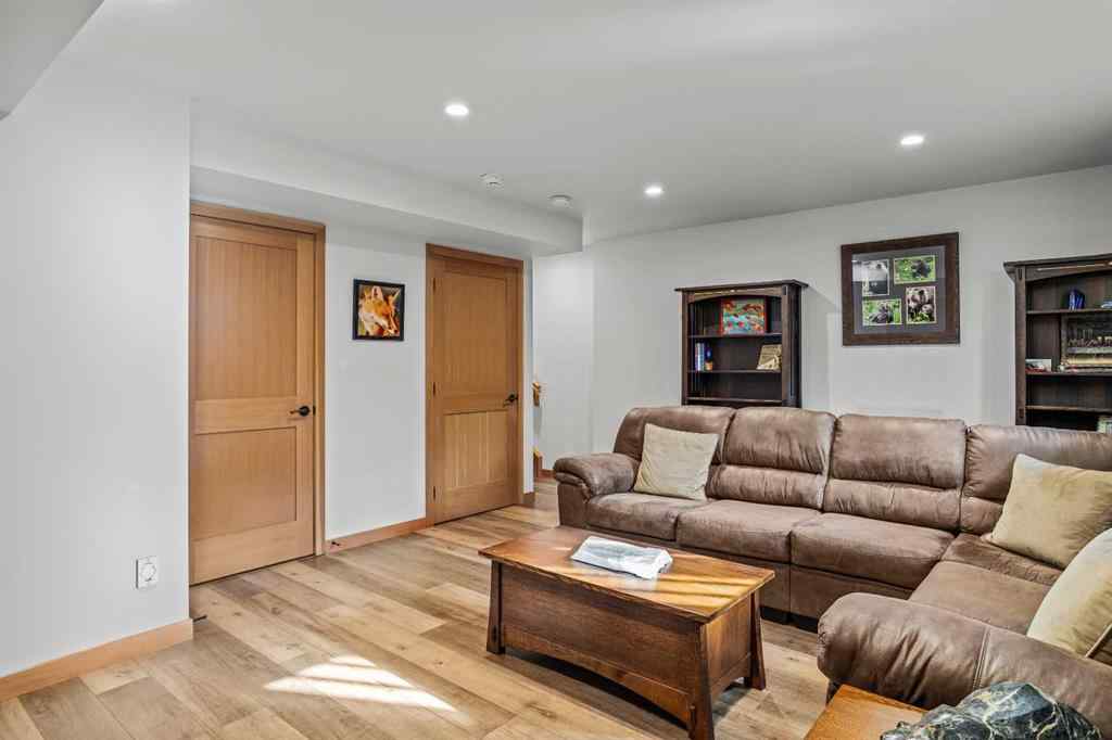 MLS® A2256883 - 7 Creekside Mews  in Spring Creek Canmore, Residential