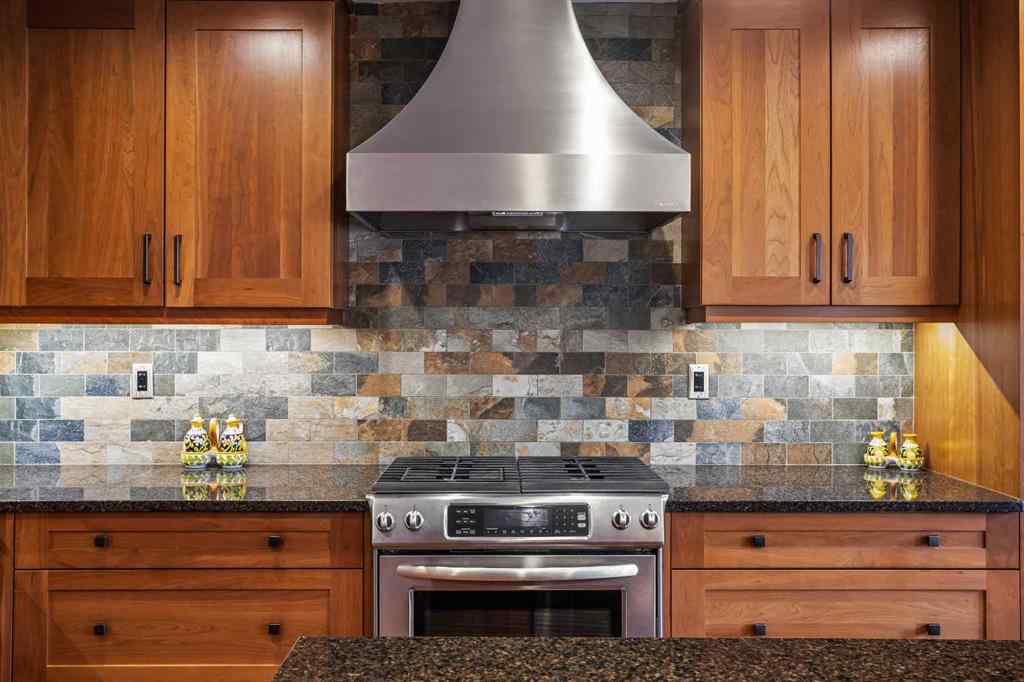 MLS® A2256883 - 7 Creekside Mews  in Spring Creek Canmore, Residential
