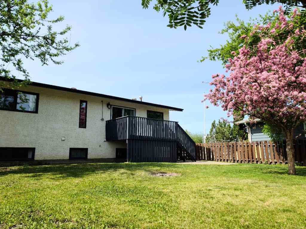 MLS® A2256884 - 7413 96 Street  in North End Peace River, Residential