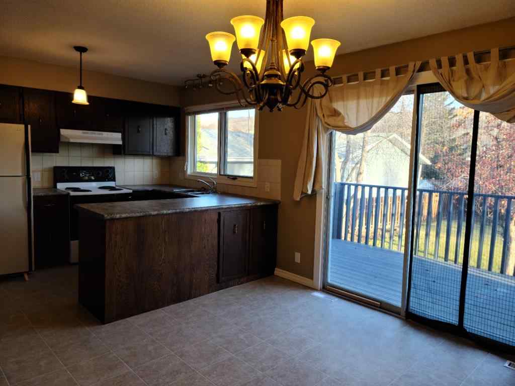 MLS® A2256884 - 7413 96 Street  in North End Peace River, Residential
