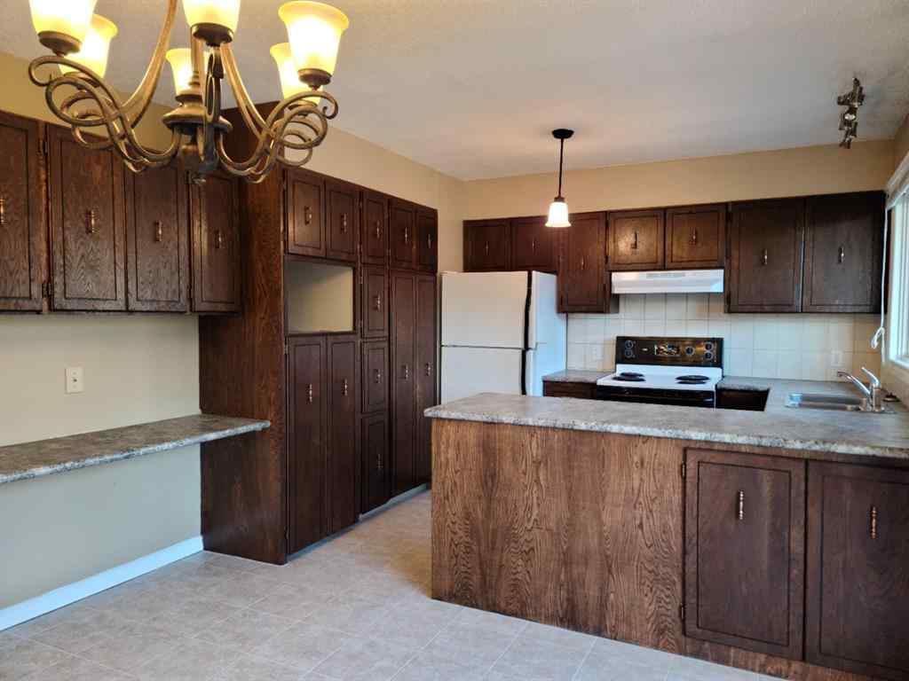 MLS® A2256884 - 7413 96 Street  in North End Peace River, Residential