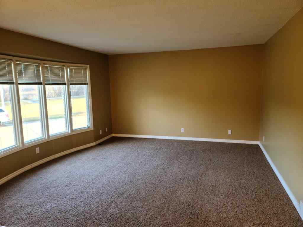 MLS® A2256884 - 7413 96 Street  in North End Peace River, Residential
