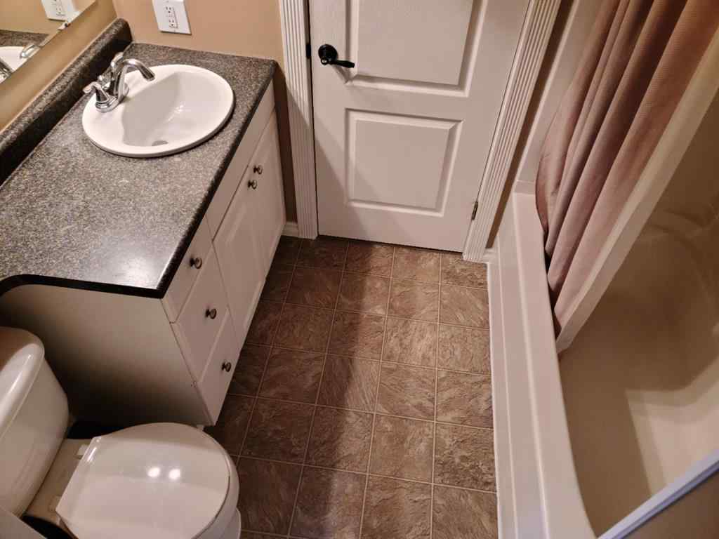 MLS® A2256884 - 7413 96 Street  in North End Peace River, Residential