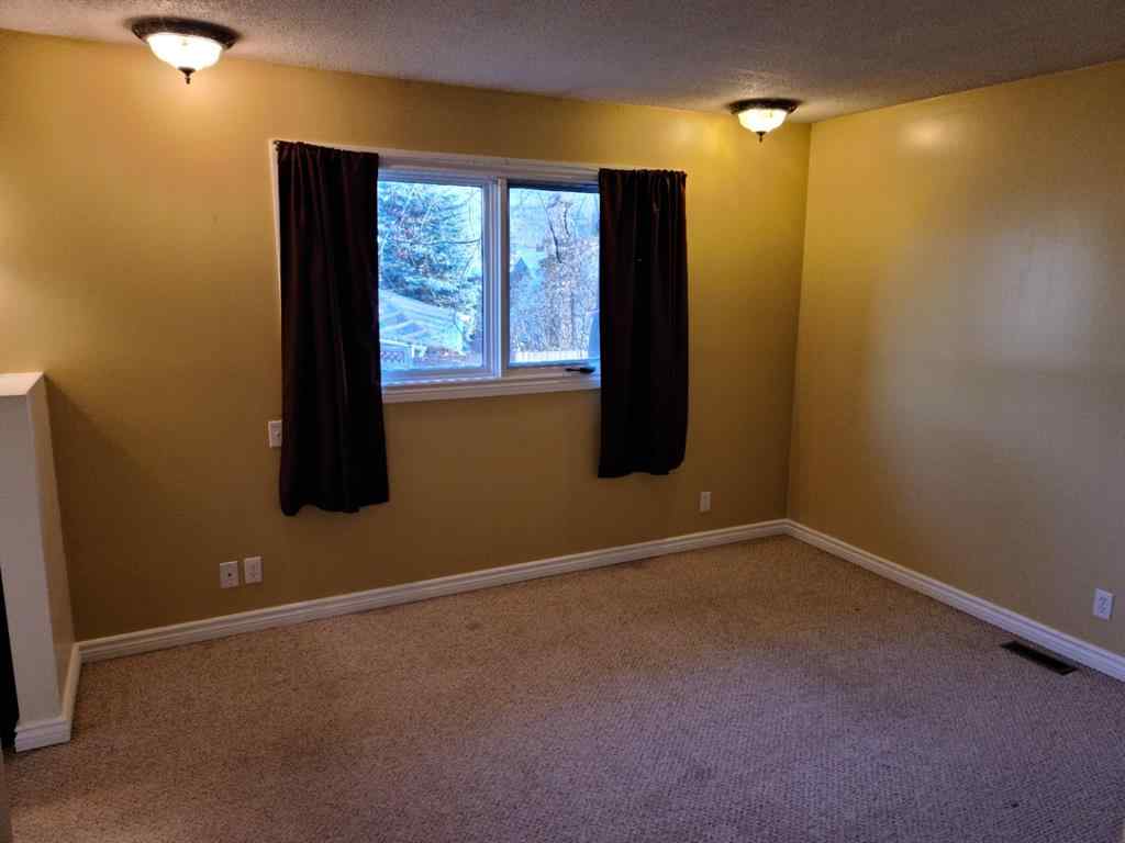 MLS® A2256884 - 7413 96 Street  in North End Peace River, Residential