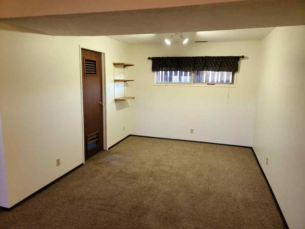 MLS® A2256884 - 7413 96 Street  in North End Peace River, Residential