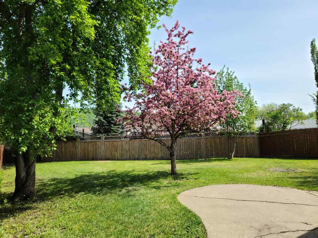 MLS® A2256884 - 7413 96 Street  in North End Peace River, Residential